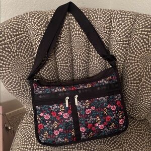 LeSportsac Classic Nylon Shoulder Crossbody Bag in Black Floral New without tags